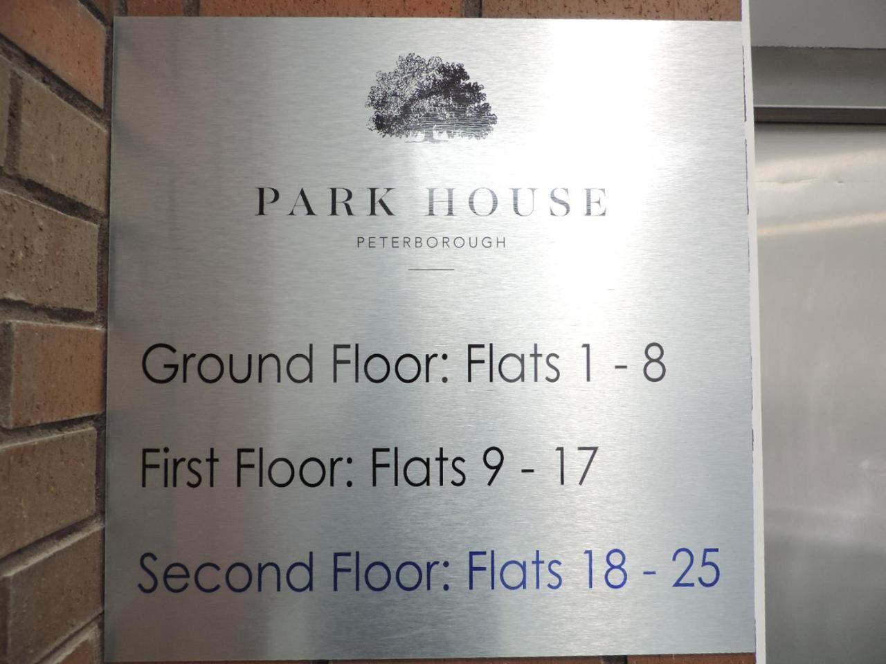 Park House - City Centre Apartment Peterborough Esterno foto